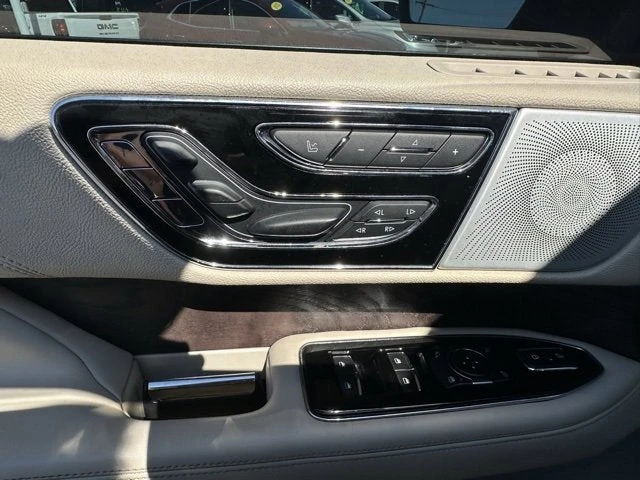 2021 Lincoln Navigator 4th Gen - Image 9 of 19
