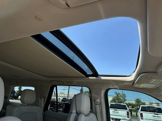 2021 Lincoln Navigator 4th Gen - Image 16 of 19
