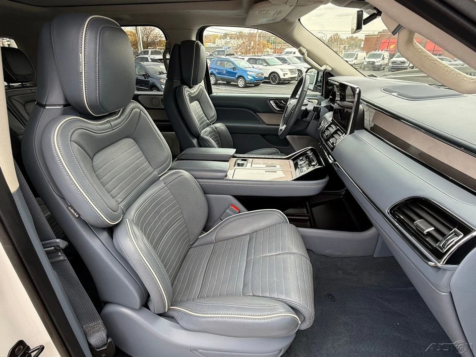 2021 Lincoln Navigator 4th Gen - Image 19 of 21