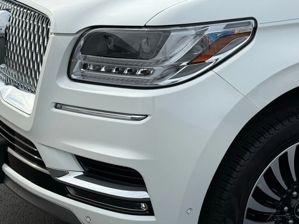 2021 Lincoln Navigator 4th Gen - Image 9 of 21