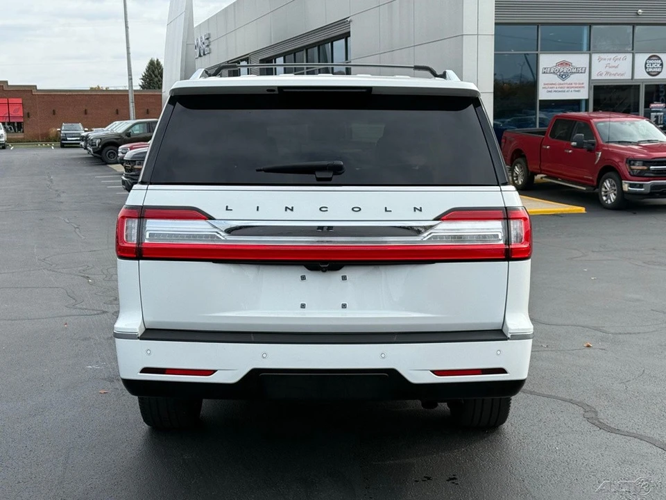 2021 Lincoln Navigator 4th Gen - Image 4 of 12
