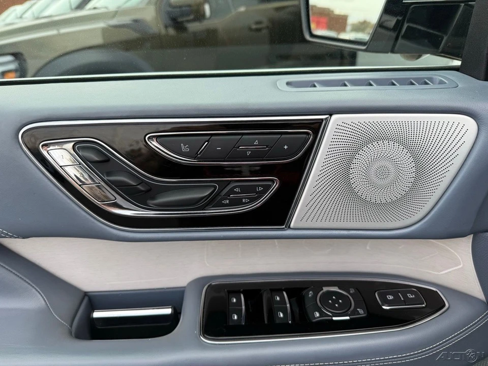 2021 Lincoln Navigator 4th Gen - Image 13 of 21