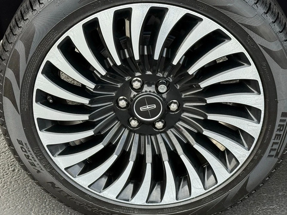 2021 Lincoln Navigator 4th Gen - Image 10 of 12
