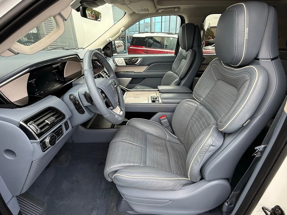2021 Lincoln Navigator 4th Gen - Image 12 of 21