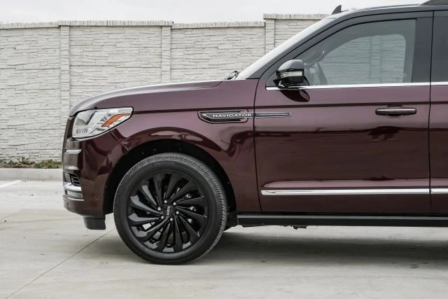 2021 Lincoln Navigator 4th Gen - Image 13 of 21