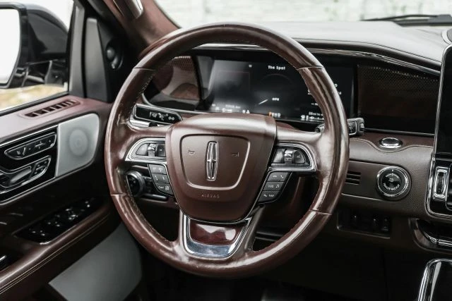 2021 Lincoln Navigator 4th Gen - Image 19 of 21