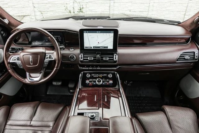 2021 Lincoln Navigator 4th Gen - Image 17 of 21