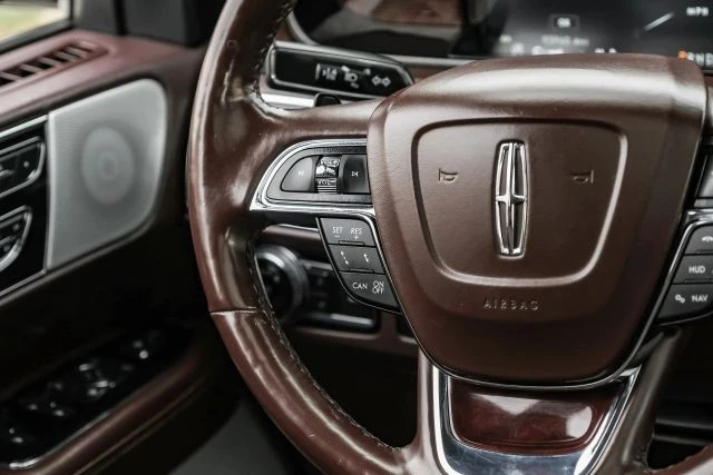 2021 Lincoln Navigator 4th Gen - Image 20 of 21