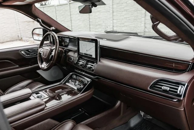 2021 Lincoln Navigator 4th Gen - Image 15 of 21