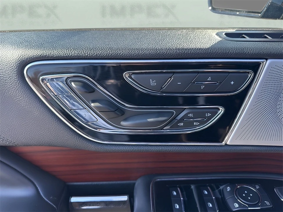 2021 Lincoln Navigator 4th Gen - Image 10 of 12