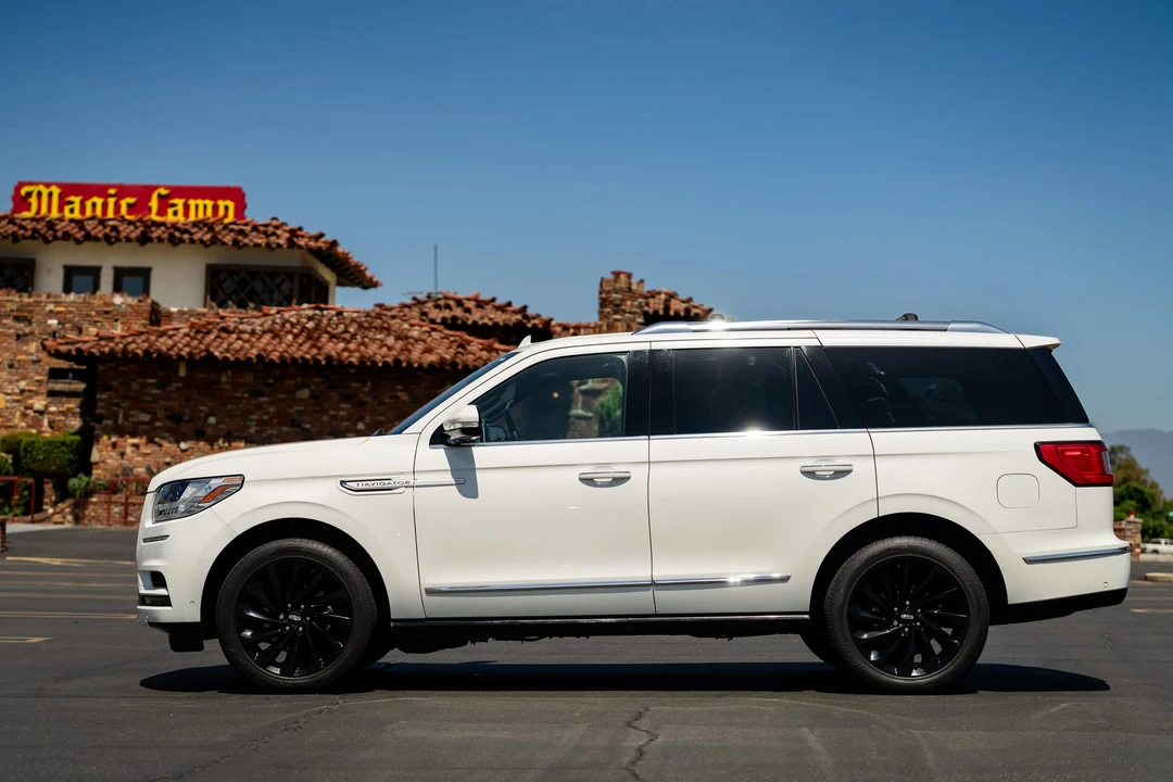 2021 Lincoln Navigator 4th Gen - Image 11 of 31