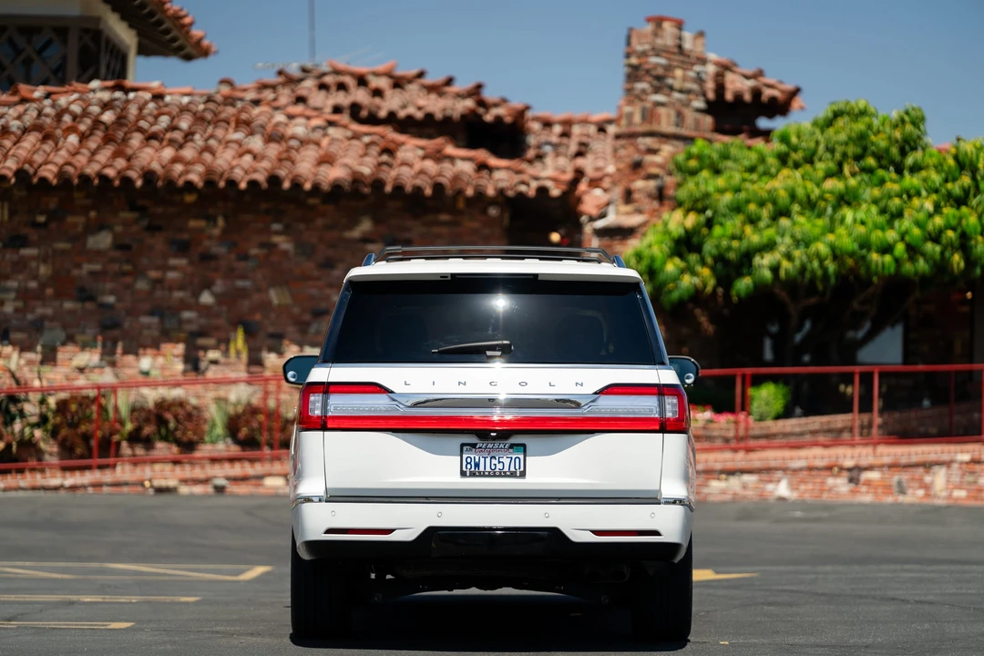 2021 Lincoln Navigator 4th Gen - Image 9 of 31