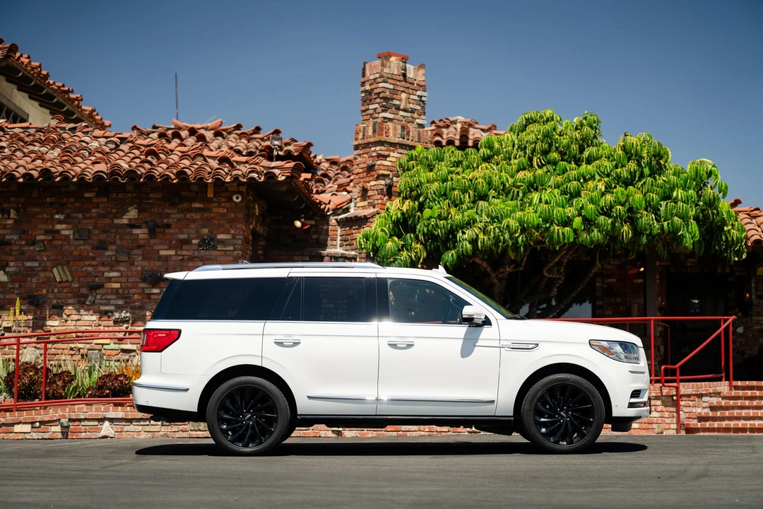 2021 Lincoln Navigator 4th Gen - Image 5 of 31