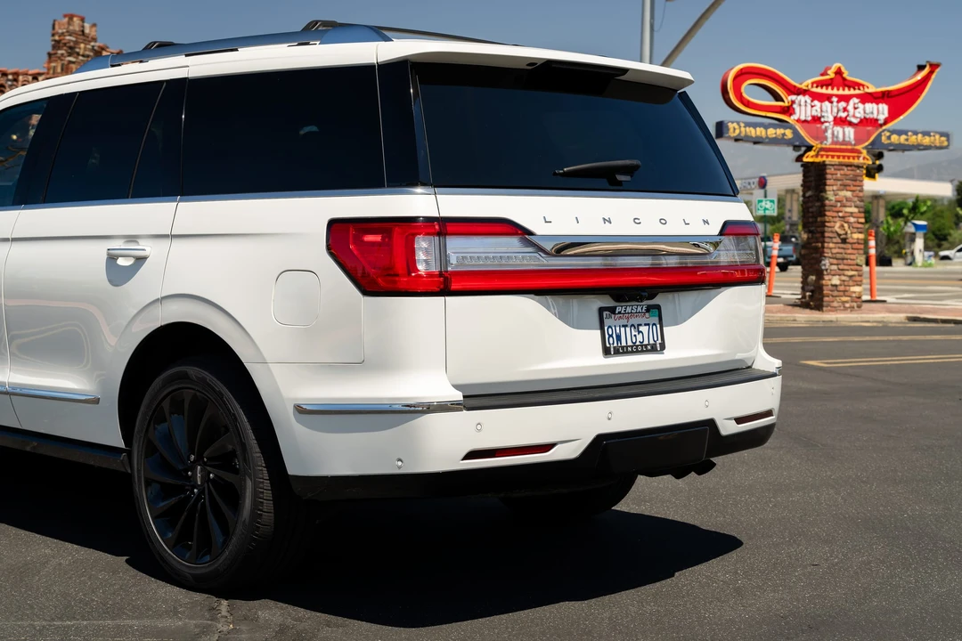 2021 Lincoln Navigator 4th Gen - Image 24 of 31