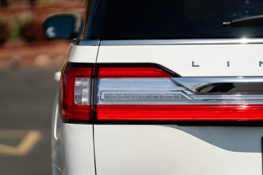 2021 Lincoln Navigator 4th Gen - Image 25 of 31