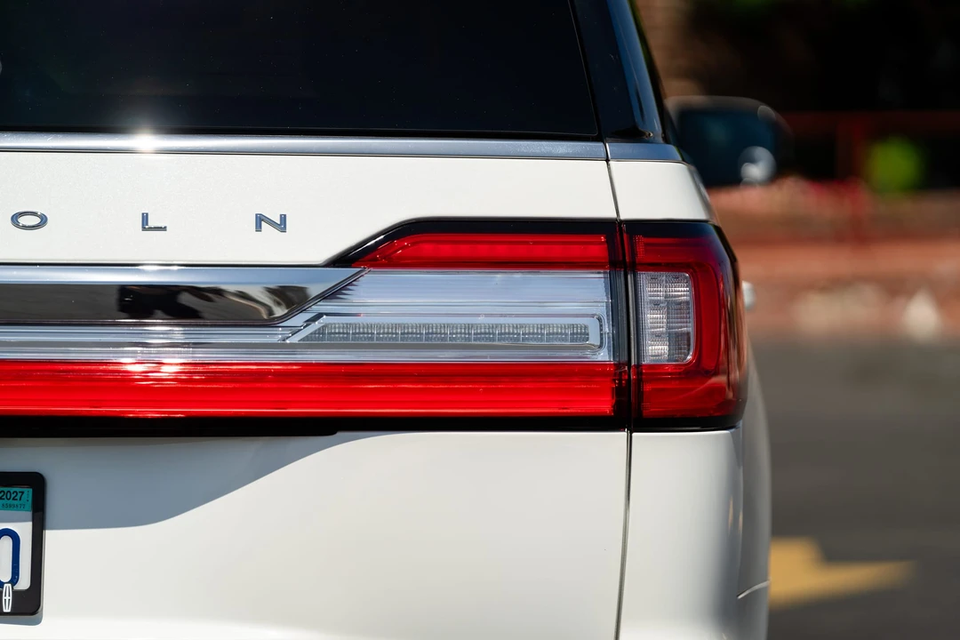 2021 Lincoln Navigator 4th Gen - Image 27 of 31