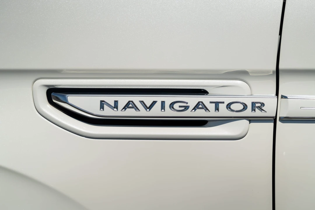 2021 Lincoln Navigator 4th Gen - Image 19 of 31