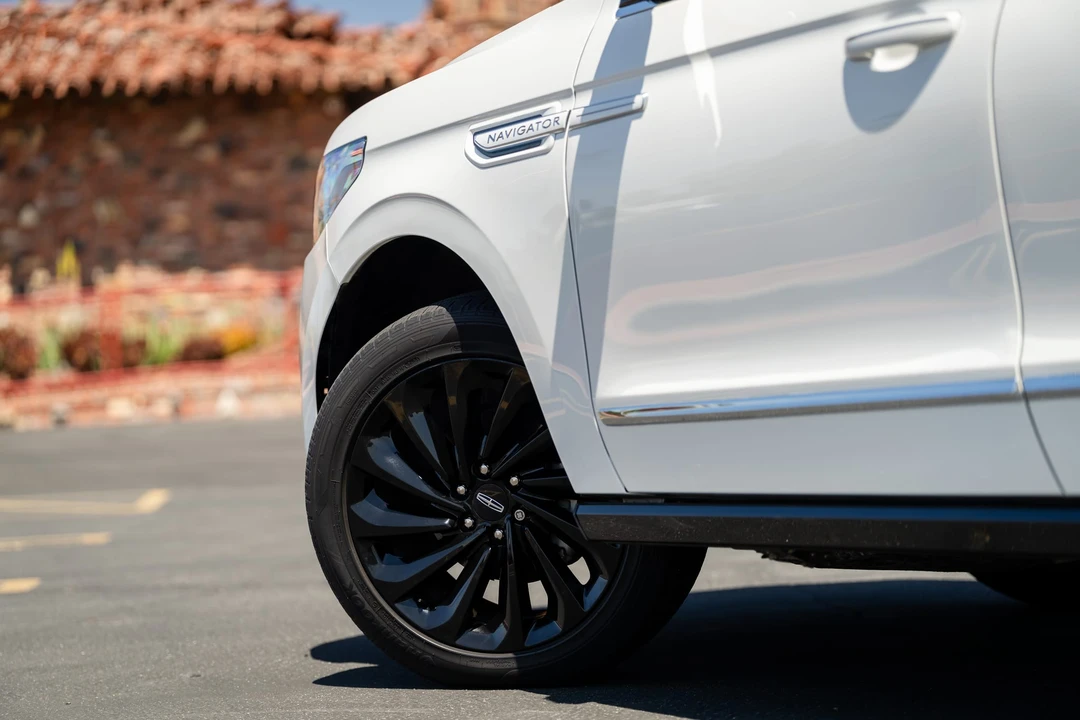 2021 Lincoln Navigator 4th Gen - Image 21 of 31