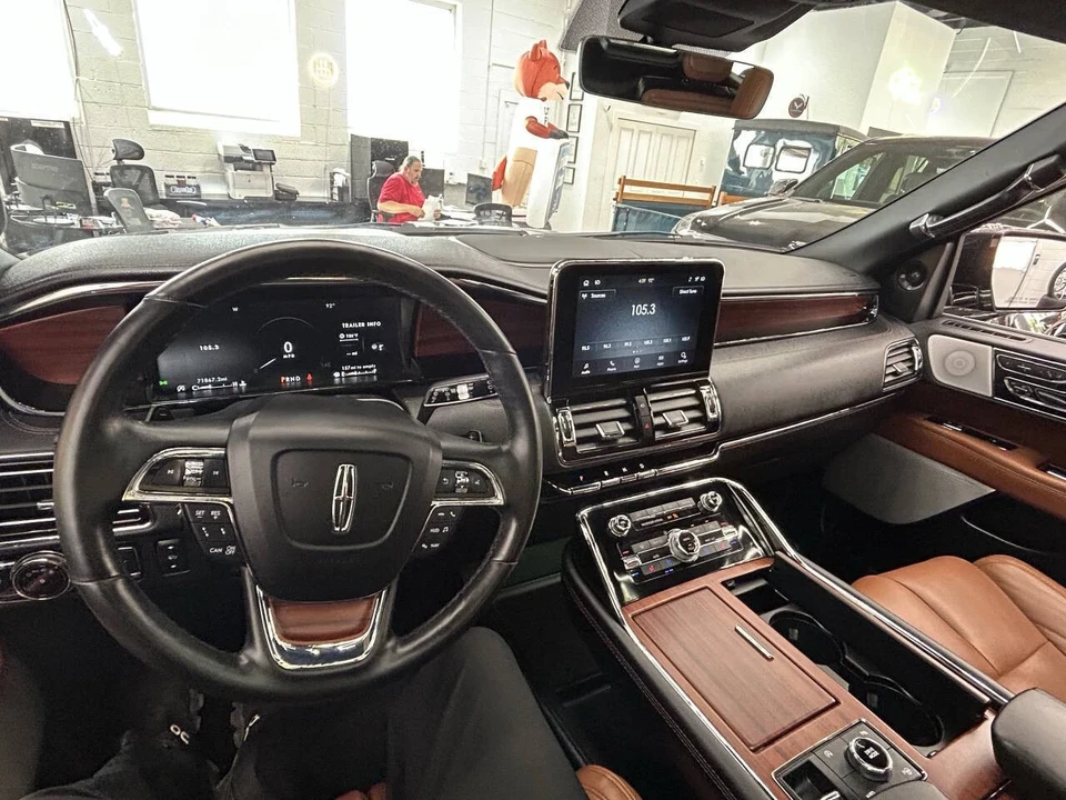 2021 Lincoln Navigator 4th Gen - Image 5 of 12