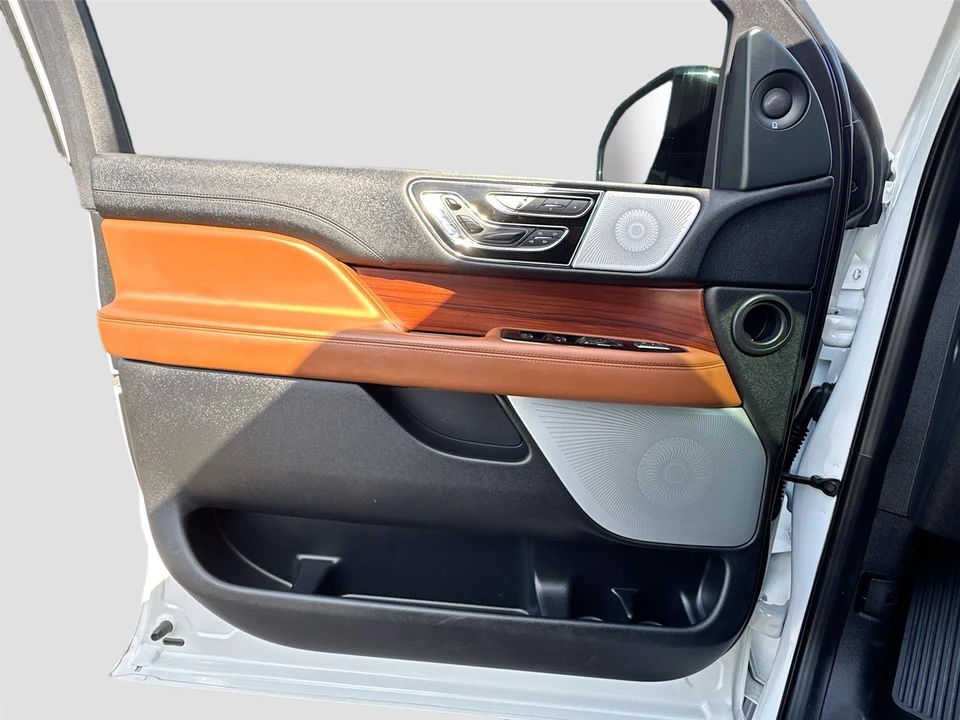 2021 Lincoln Navigator 4th Gen - Image 6 of 14