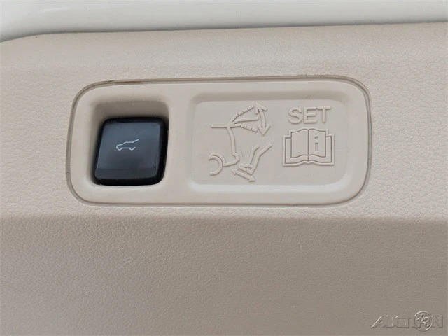2021 Lincoln Navigator 4th Gen - Image 13 of 21