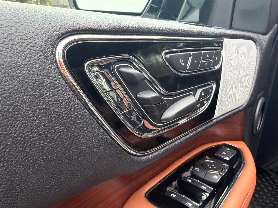 2021 Lincoln Navigator 4th Gen - Image 9 of 21