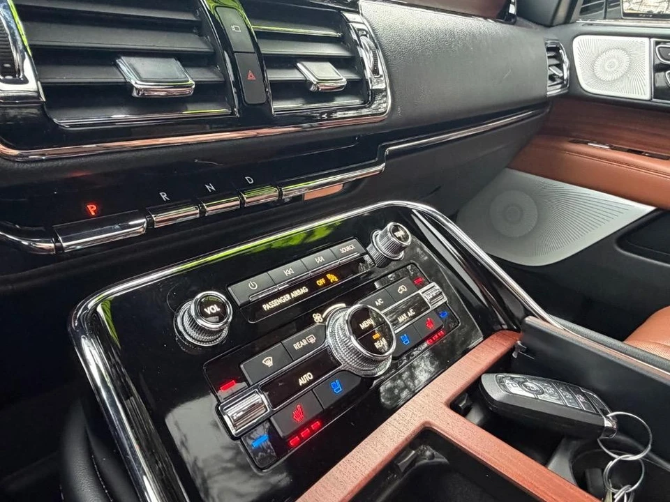 2021 Lincoln Navigator 4th Gen - Image 18 of 21