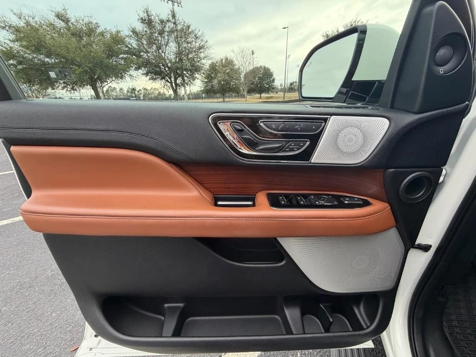 2021 Lincoln Navigator 4th Gen - Image 6 of 21