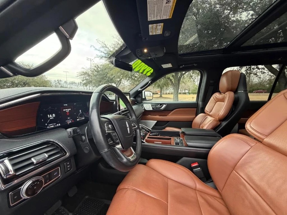2021 Lincoln Navigator 4th Gen - Image 11 of 21