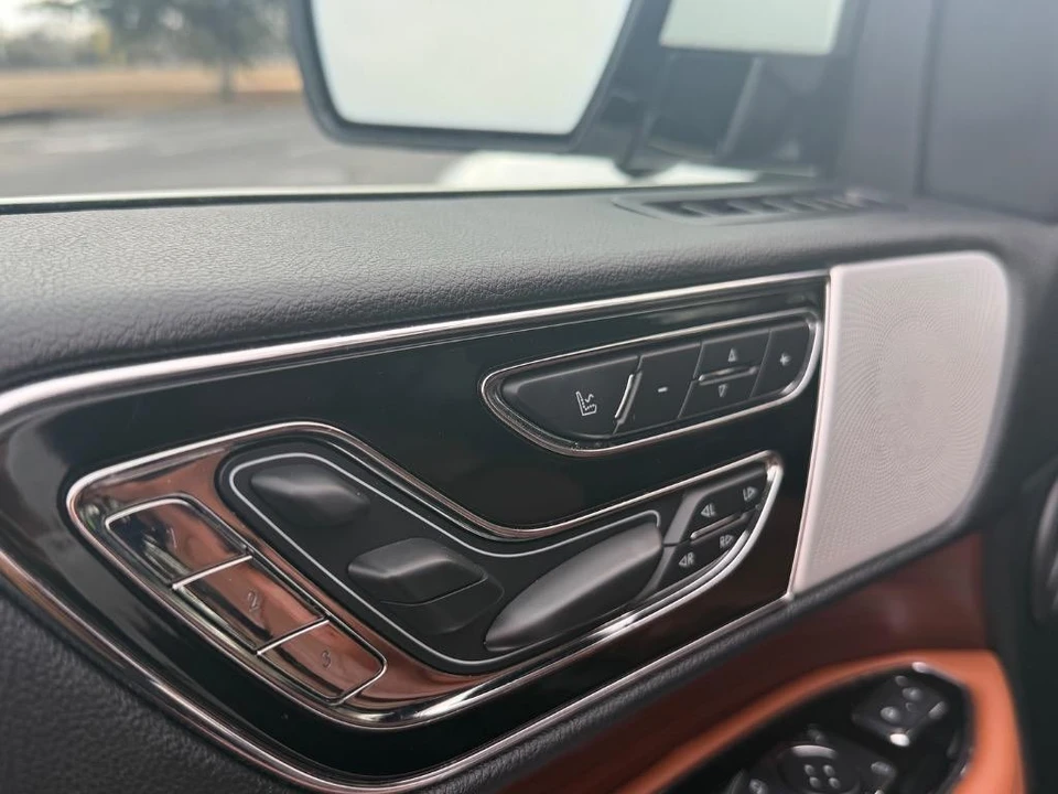2021 Lincoln Navigator 4th Gen - Image 8 of 21