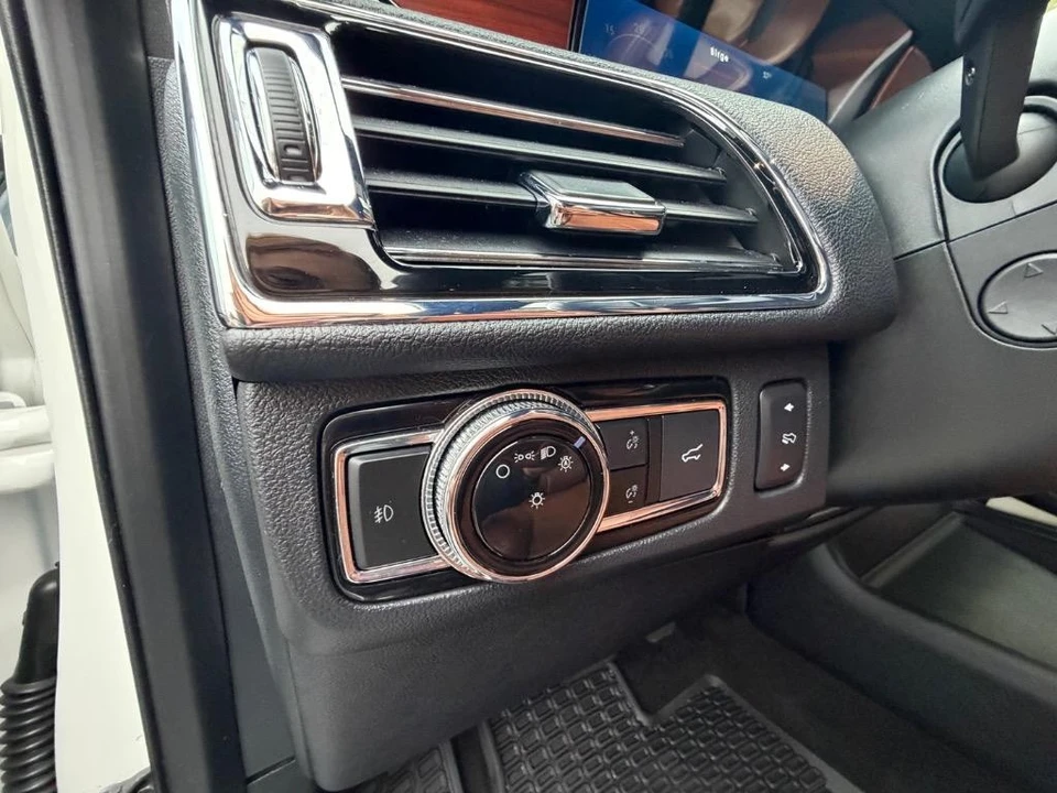 2021 Lincoln Navigator 4th Gen - Image 14 of 21