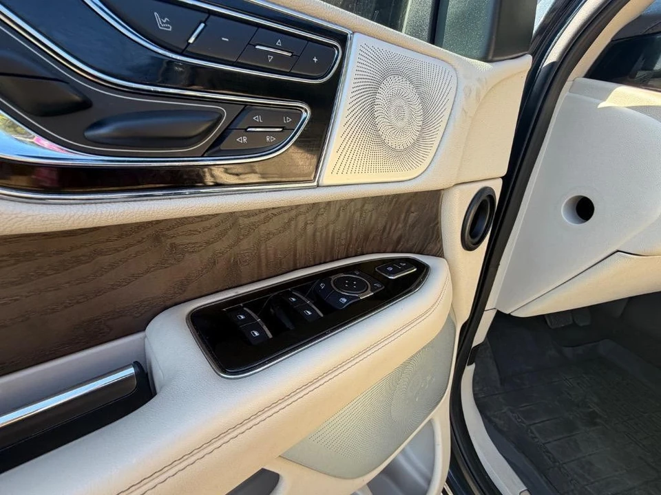 2021 Lincoln Navigator 4th Gen - Image 13 of 21