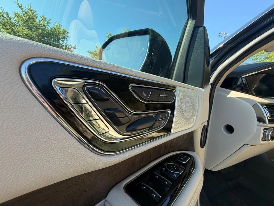 2021 Lincoln Navigator 4th Gen - Image 12 of 21