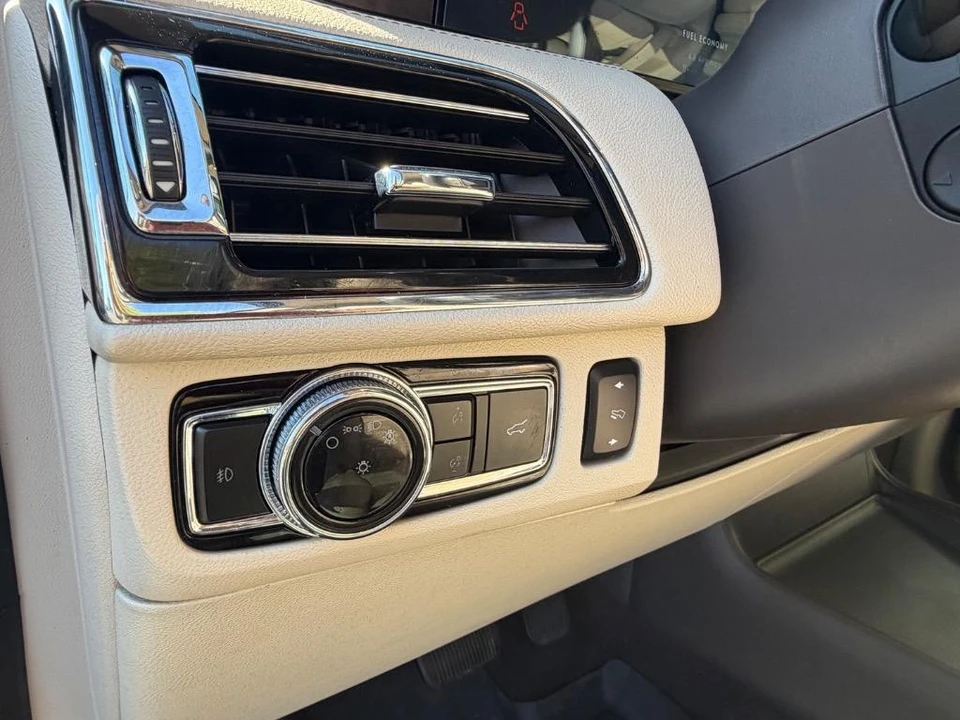 2021 Lincoln Navigator 4th Gen - Image 11 of 21
