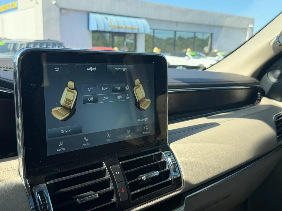 2021 Lincoln Navigator 4th Gen - Image 19 of 21