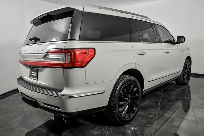 2021 Lincoln Navigator 4th Gen - Image 10 of 21