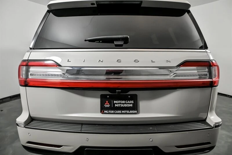 2021 Lincoln Navigator 4th Gen - Image 9 of 21