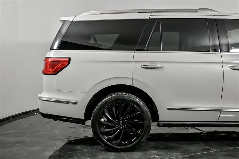 2021 Lincoln Navigator 4th Gen - Image 11 of 21