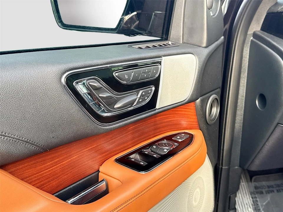 2021 Lincoln Navigator 4th Gen - Image 16 of 21
