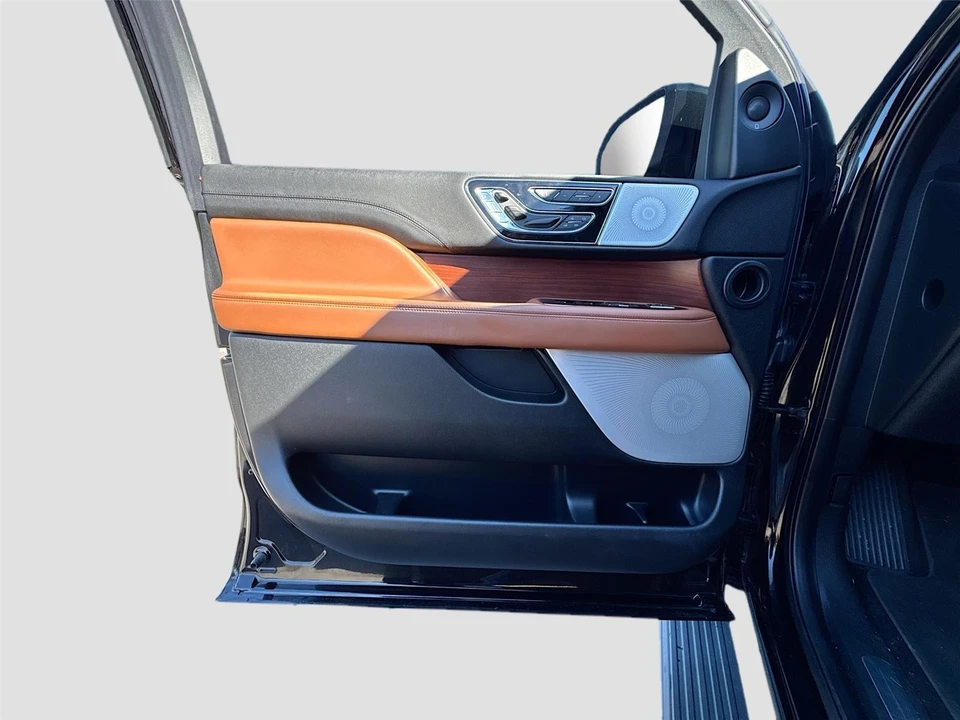 2021 Lincoln Navigator 4th Gen - Image 6 of 14