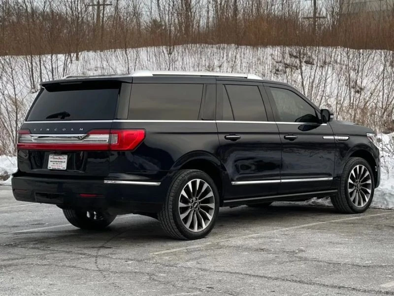 2021 Lincoln Navigator 4th Gen - Image 8 of 12