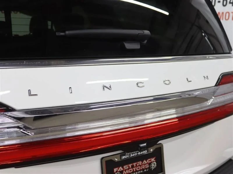 2021 Lincoln Navigator 4th Gen - Image 8 of 12