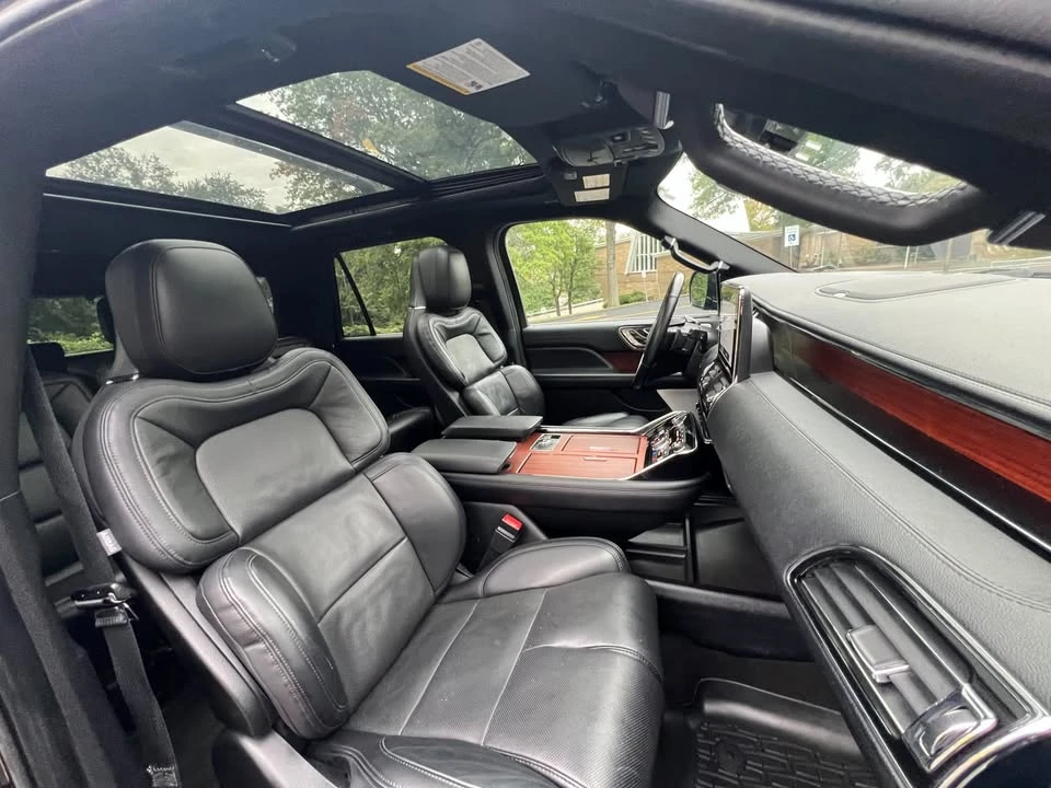 2021 Lincoln Navigator 4th Gen - Image 19 of 20