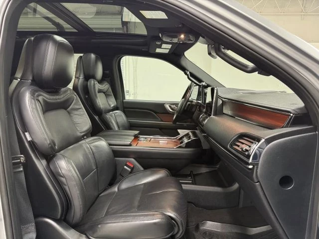 2021 Lincoln Navigator 4th Gen - Image 12 of 31