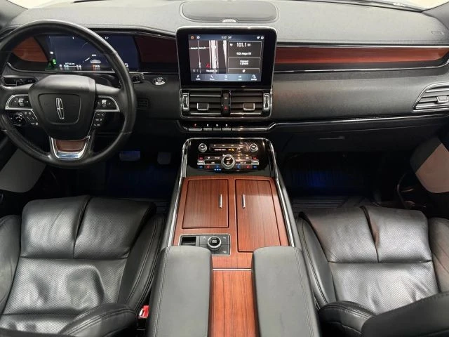 2021 Lincoln Navigator 4th Gen - Image 2 of 31