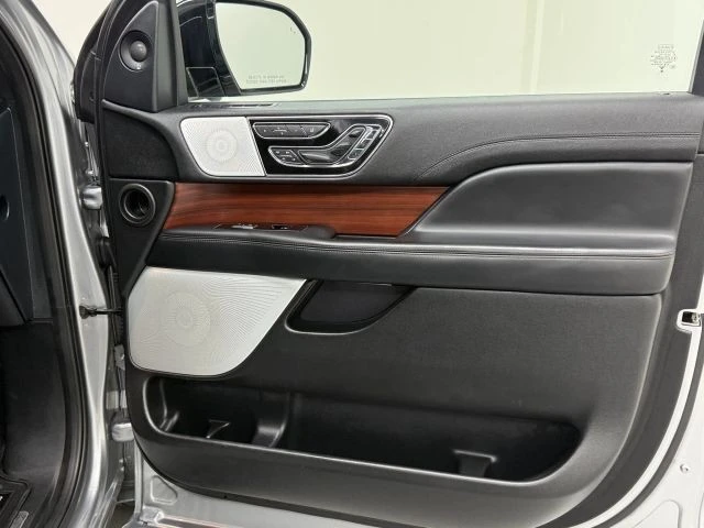 2021 Lincoln Navigator 4th Gen - Image 19 of 31