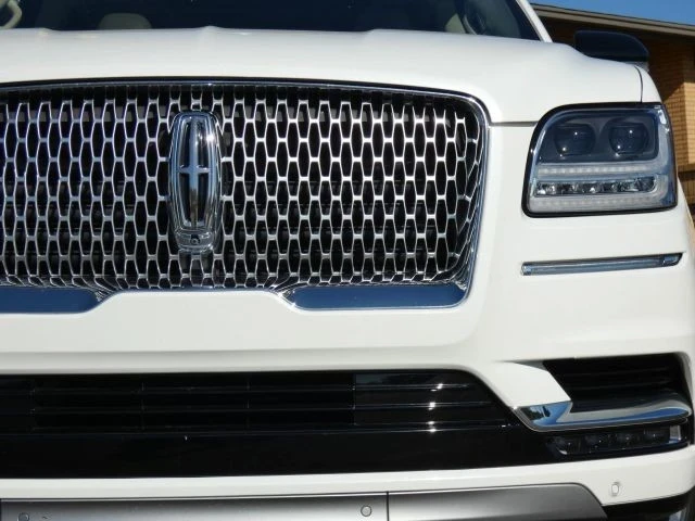 2021 Lincoln Navigator 4th Gen - Image 16 of 21