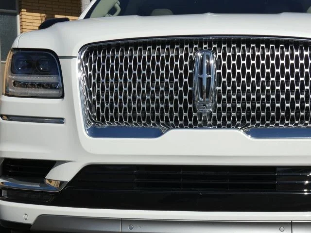 2021 Lincoln Navigator 4th Gen - Image 18 of 21
