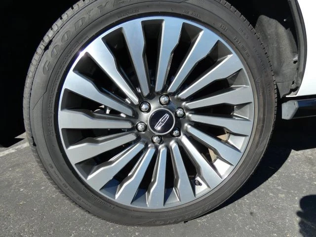 2021 Lincoln Navigator 4th Gen - Image 20 of 21