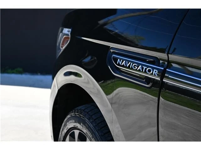 2021 Lincoln Navigator 4th Gen - Image 9 of 21